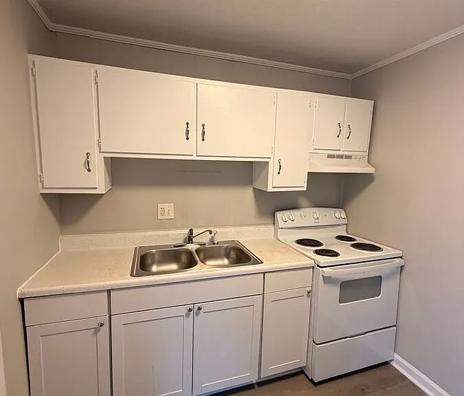 1708 Jennifer Road — Photo 32