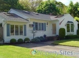 18 Epson Crse, Brookhaven, NY 11719