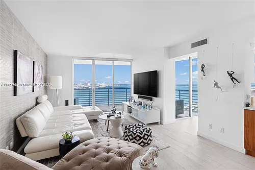 335 Biscayne Blvd Photo 1