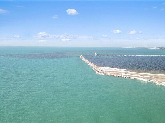 3rd image of 176 Harbor Dr