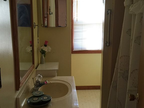 3rd image of 308 Lake St
