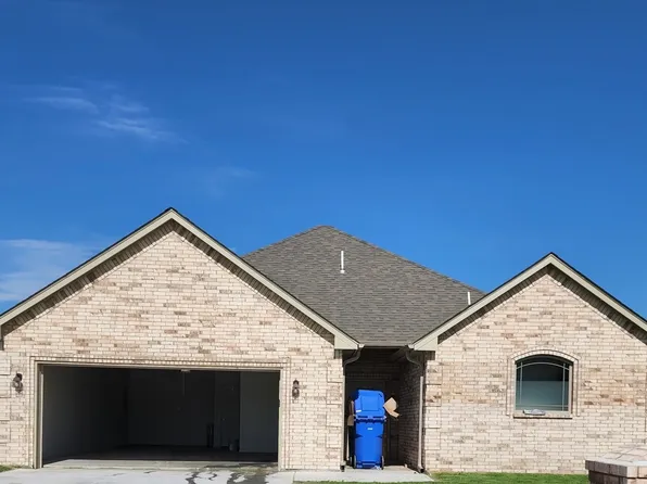 202 NW Granite Ave, Cache, OK 73527