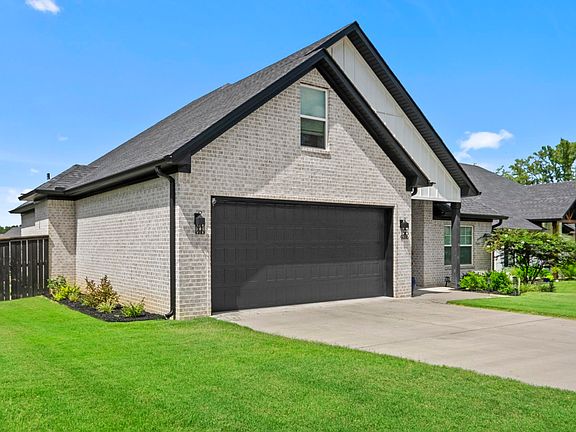3rd image of 4016 Elizabeth Ct