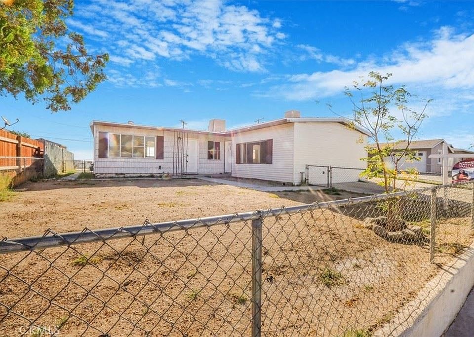 1st image of 661 Patricia Ave