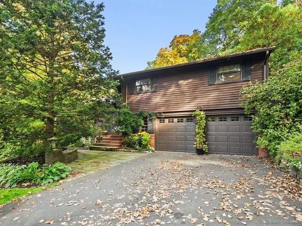 90 Richmond Lane, West Hartford, CT 06117