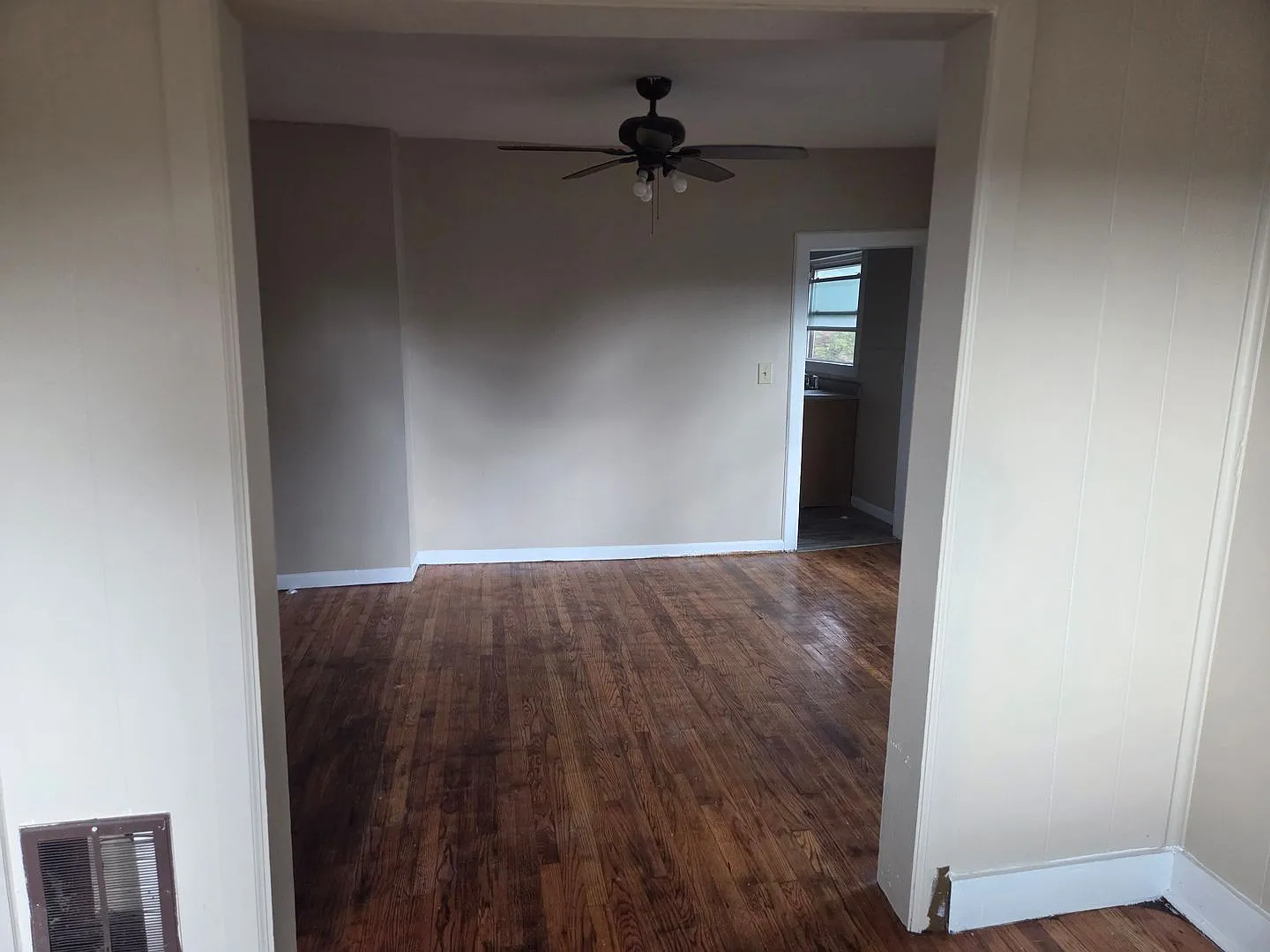 630 Carbon St — Photo 2