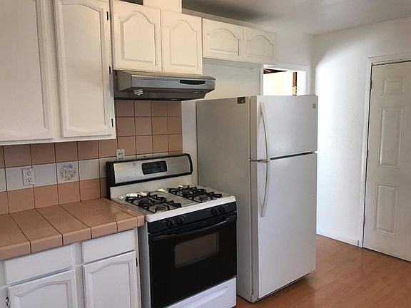 5th image of 1569 Christopher St