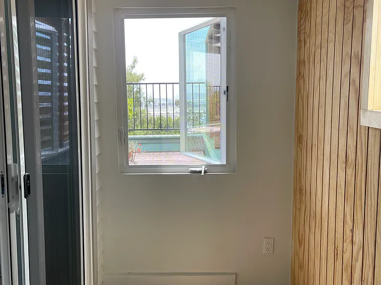 1615 Linwood St #1615 — Photo 11