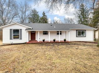 8 Blossomwood Ct, Florissant, MO 63033