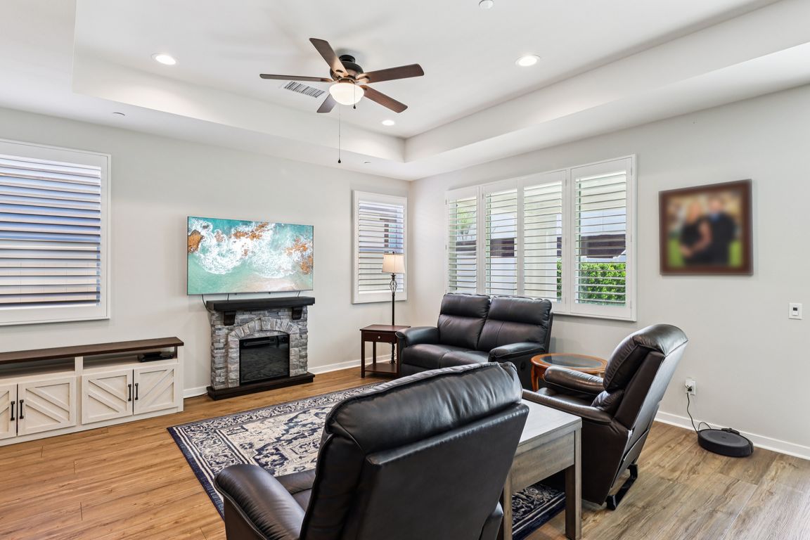 next background image