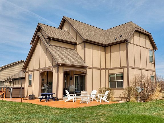 5th image of 3212 NE Briar Creek Pl