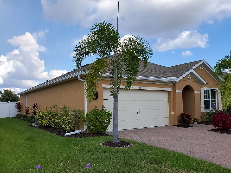 8984 Mondial Ct - Front of House
