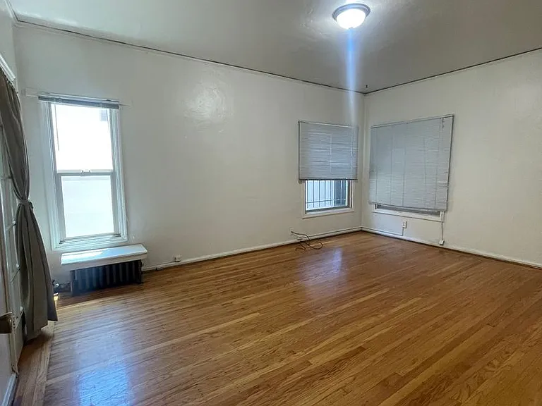 2514 Piedmont Ave — Photo 33