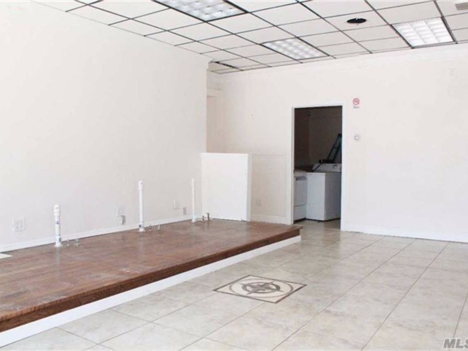 2nd image of 2434 Grand Ave