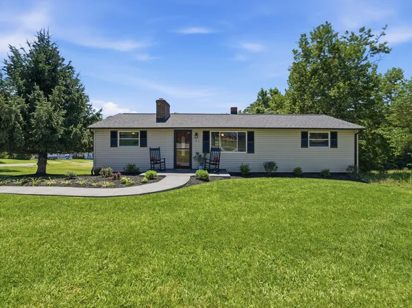 1815 Scuffling Hill Rd, Rocky Mount, VA 24151