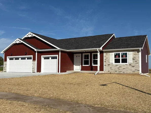 470 Nickolas St, Randolph, WI 53956