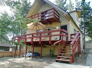 33100 Ridge Rd, Arrowbear Lake, CA 92382