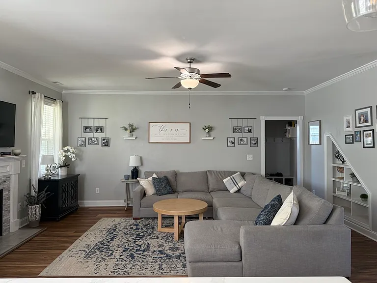 1444 Eastbourne Dr — Photo 10