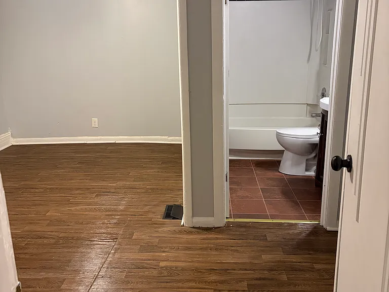 1619 E Jackson St #2 — Photo 6