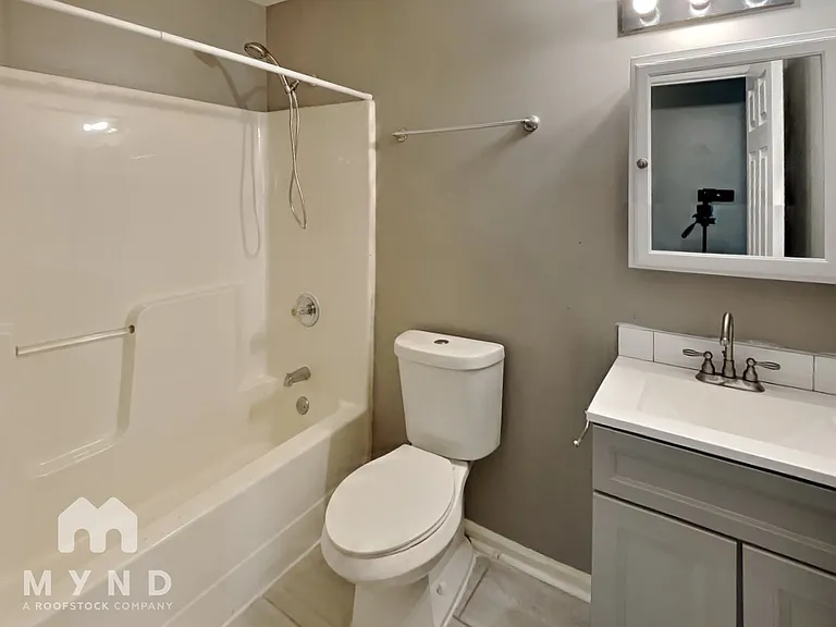 759 Olympic St — Photo 14