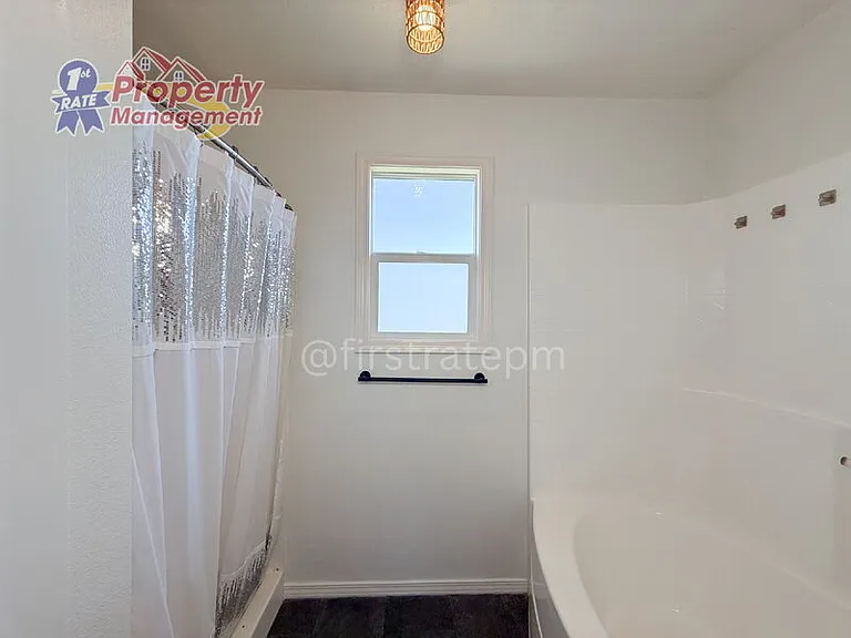 16042 N Saint Helens Dr — Photo 21