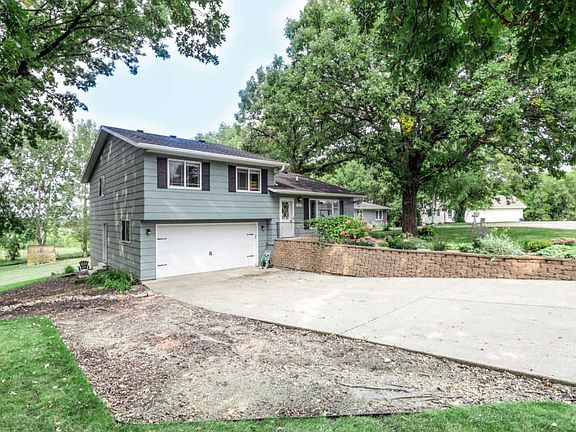 5th image of 1327 E Hills Dr