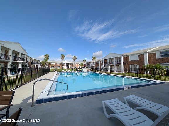 3rd image of 190 E Olmstead Dr Unit D6