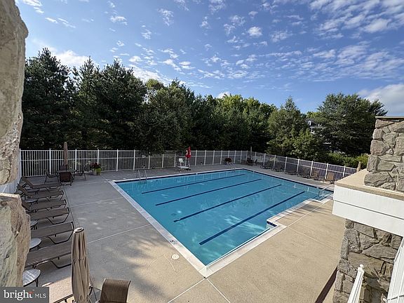 3rd image of 1516 Enyart Way Unit 304