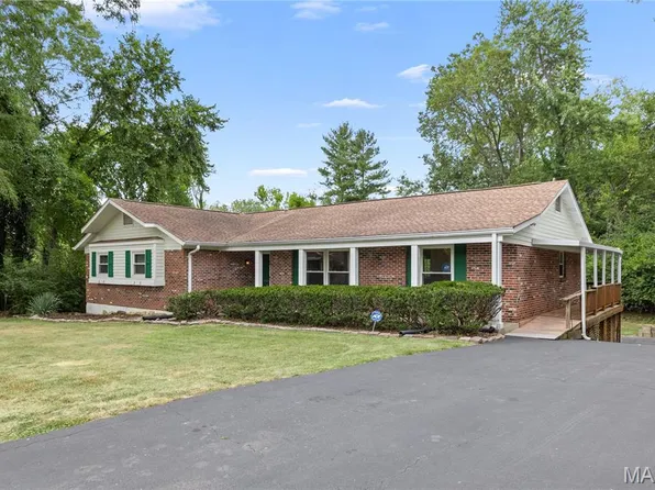 11039 Easy St, Saint Ann, MO 63074