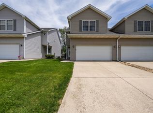 1114 Doral Dr, Bloomington, IL 61701
