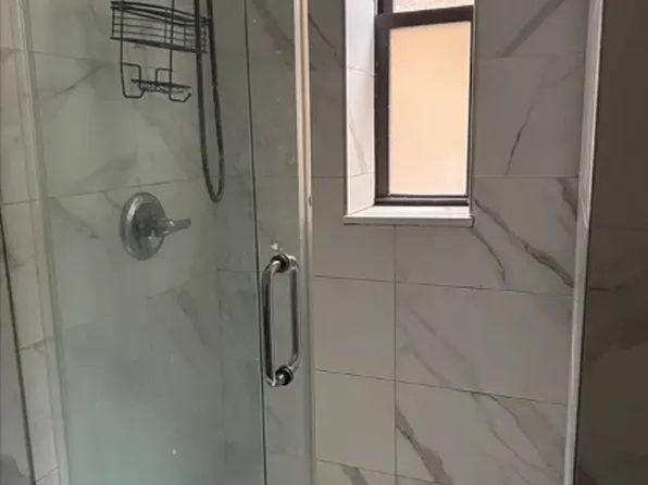 22-11 Steinway Street image 10 of 14