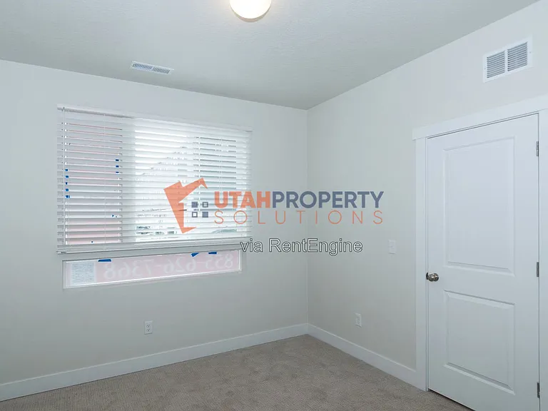 388 S 980 W — Photo 19