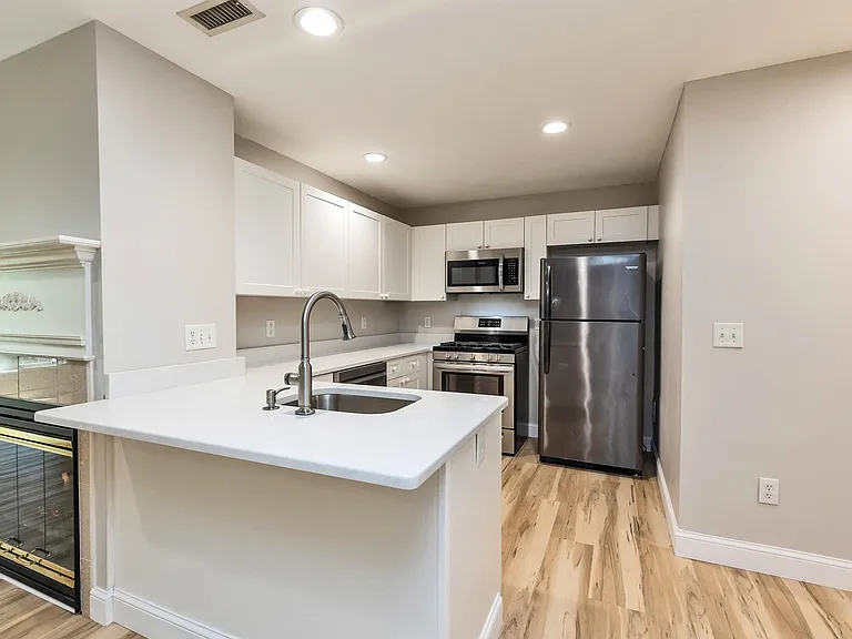 3-224 Maple Ridge Dr #226 — Photo 4