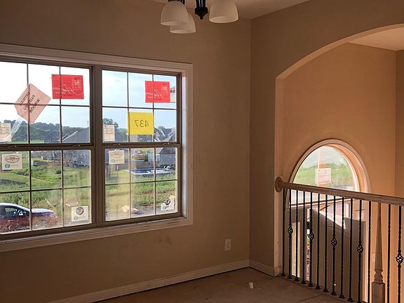 5th image of 437 Farmington Lot 437