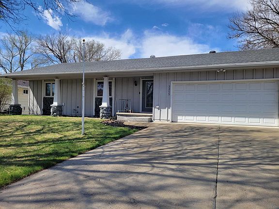 2nd image of 3255 Cheyenne Blvd