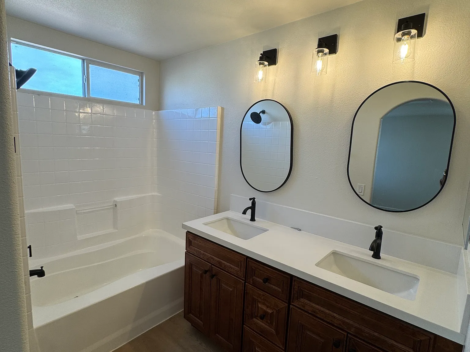 1351 Santa Elisabeth Avenue — Photo 3