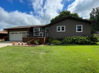 1810 Maple Dr, Huron, SD 57350