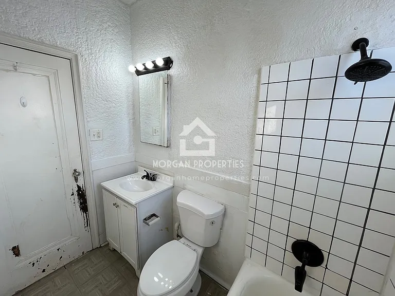 1231 W Walnut St #112 — Photo 6