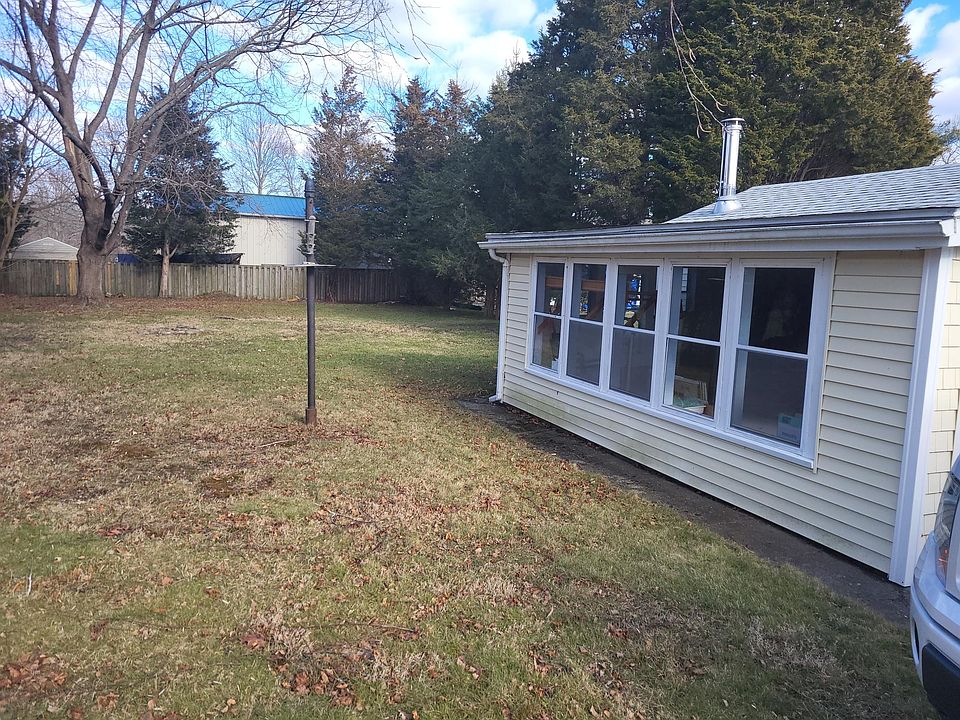 1080 Read St, Somerset, MA 02726 Zillow