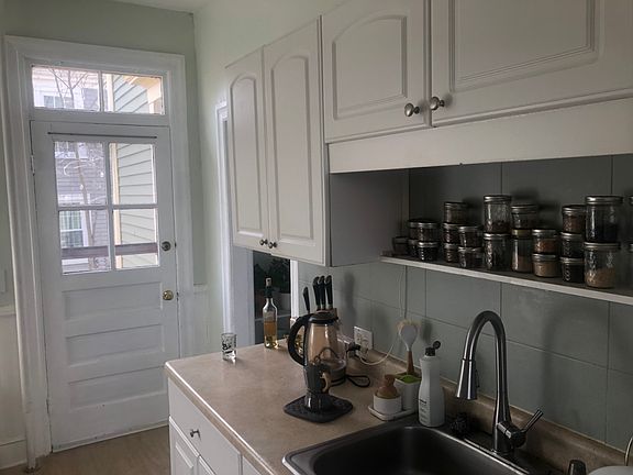 3rd image of 87 Hope St Floor 1