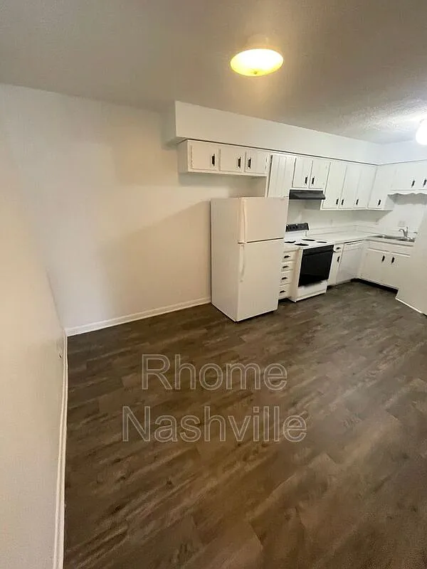 2 bed, 1.5 bath, 1060 sqft, $1,165 — Photo 2