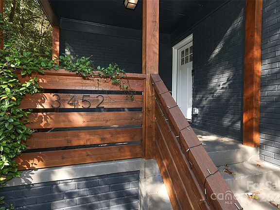 4th image of 3452 Airlie St