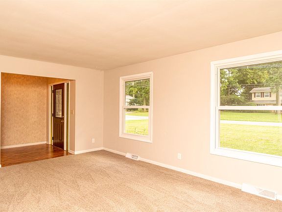 3rd image of 8305 W Lone Beech Dr