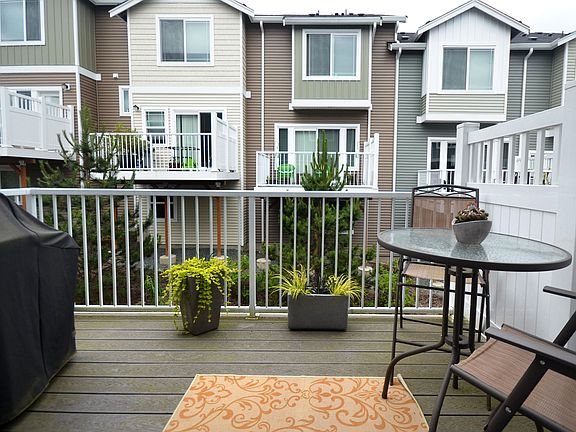 2nd image of 15720 Manor Way APT J3
