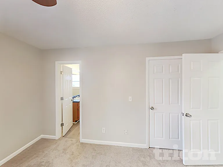 404 Remington Ct — Photo 9