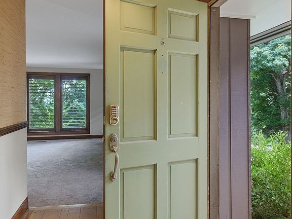 5th image of 6010 Murray Ln
