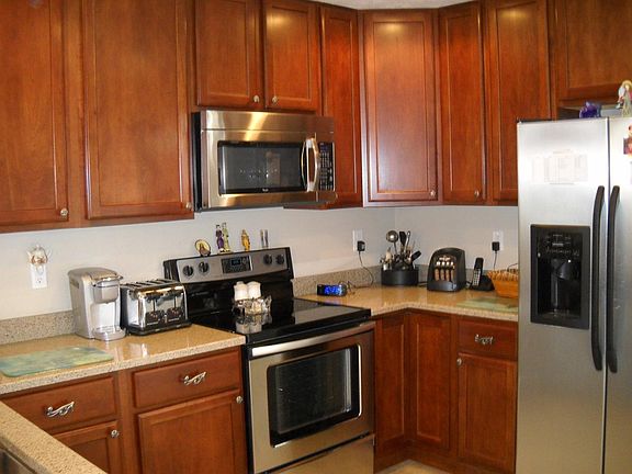 3rd image of 4171 S Yorkshire Sq