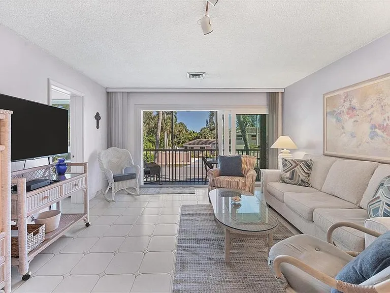 500 S Washington Dr #5B — Photo 5