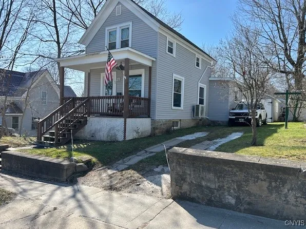 62 Walton St, Alexandria Bay, NY 13607