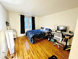 Rented by R New York